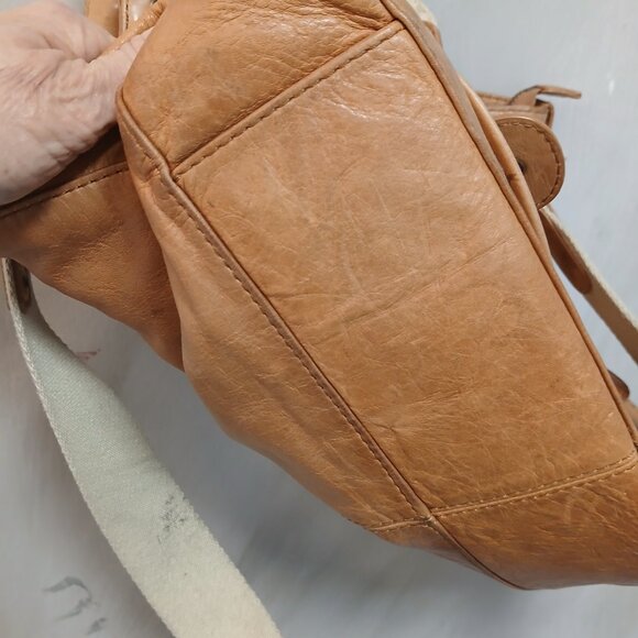 Elliott Luca Luxury Saddle Bag - Picture 8 of 12